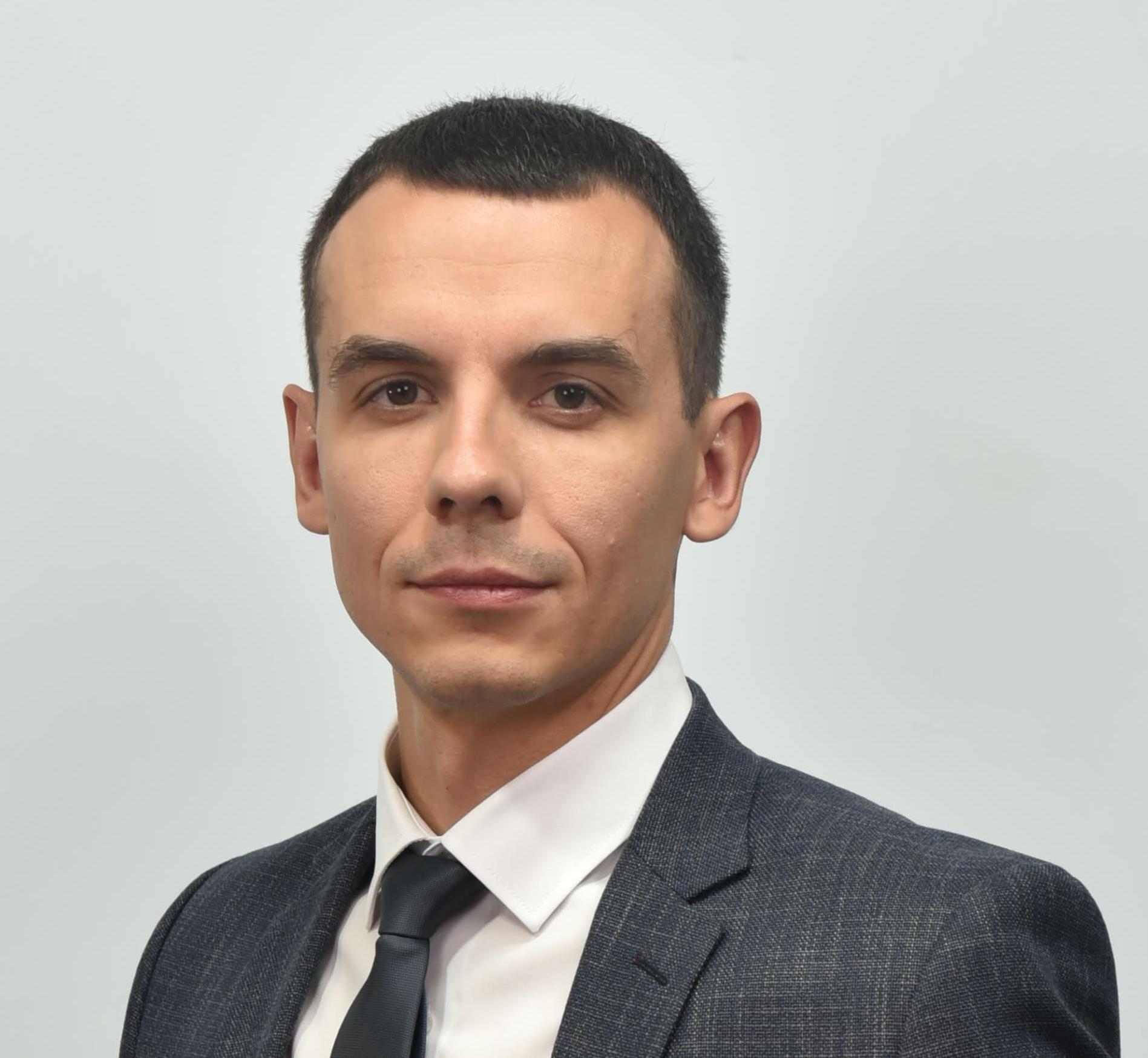 Александр Елизаров